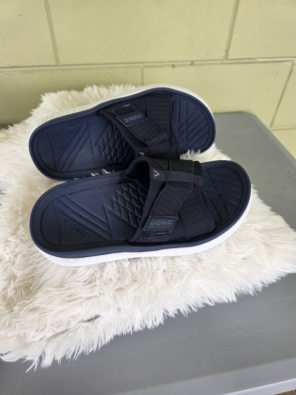 Vionic Navy Slide Sandals with White Sole